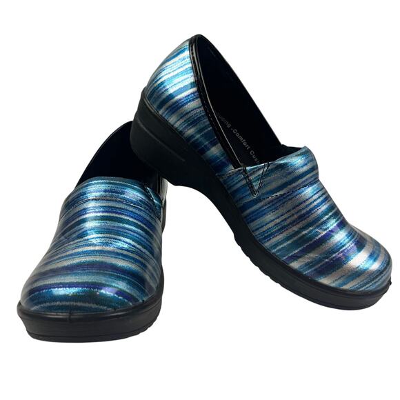 Easy Works By Easy Street Blue Striped Comfort Slip Resistant Clogs Women's 9.5 - Picture 1 of 10